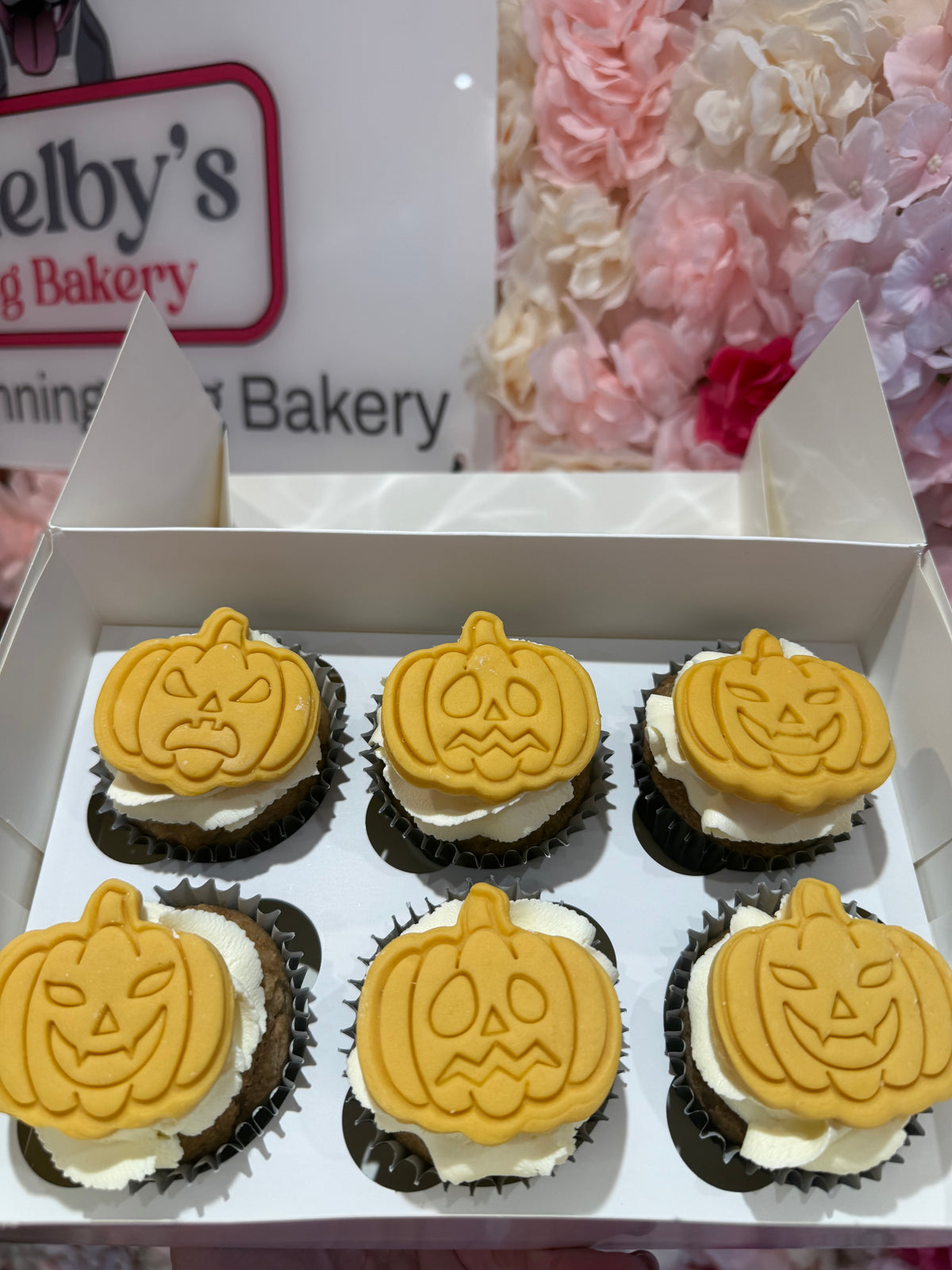 Halloween Pumpkin Cupcakes x 6
