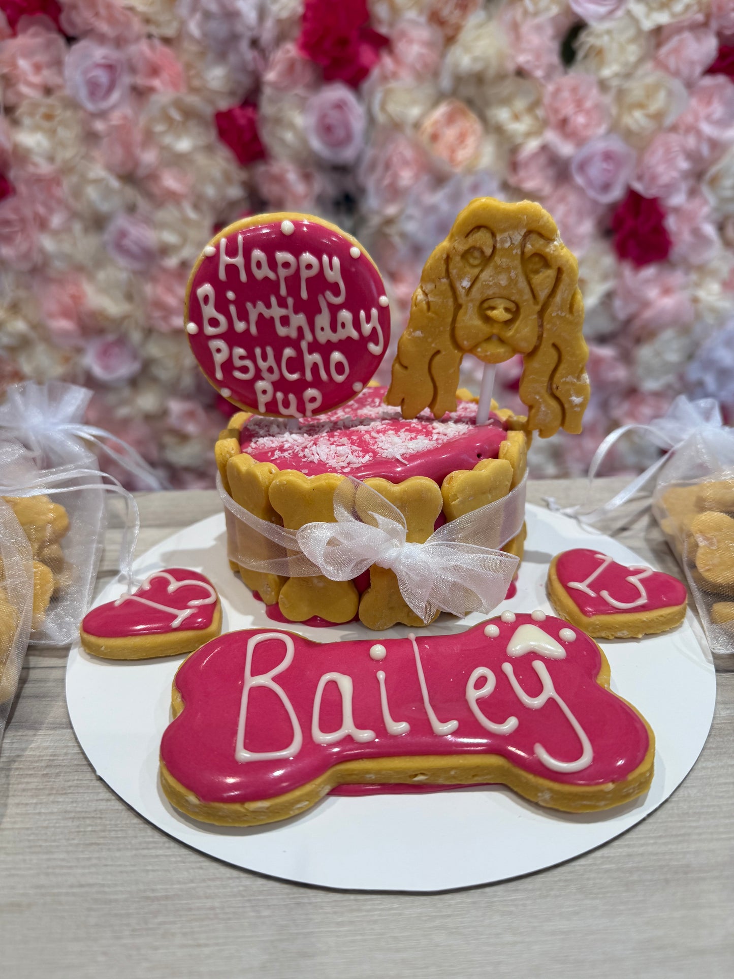 SLOGAN and BREED TOPPER DOG FRIENDLY BIRTHDAY CAKE - ANY WORDING 4 WORDS MAX